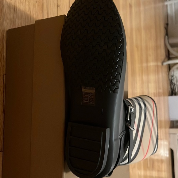 Burberry Strap Detail House Check and Rubber Rain Boots - Picture 3 of 7